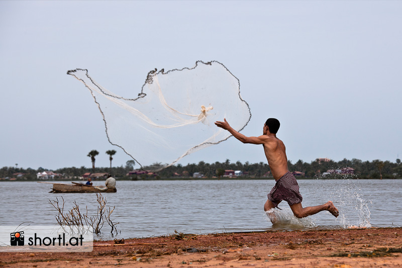 Ein Fischer nahe Siem Reap in Kambodscha