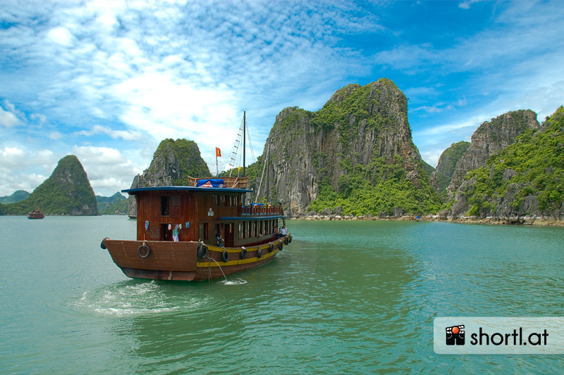 Bootstrip durch die Halong Bay